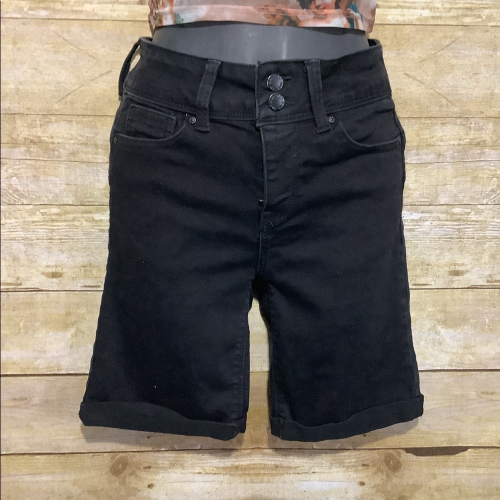 Women’s size small wax Jean black Bermuda shorts